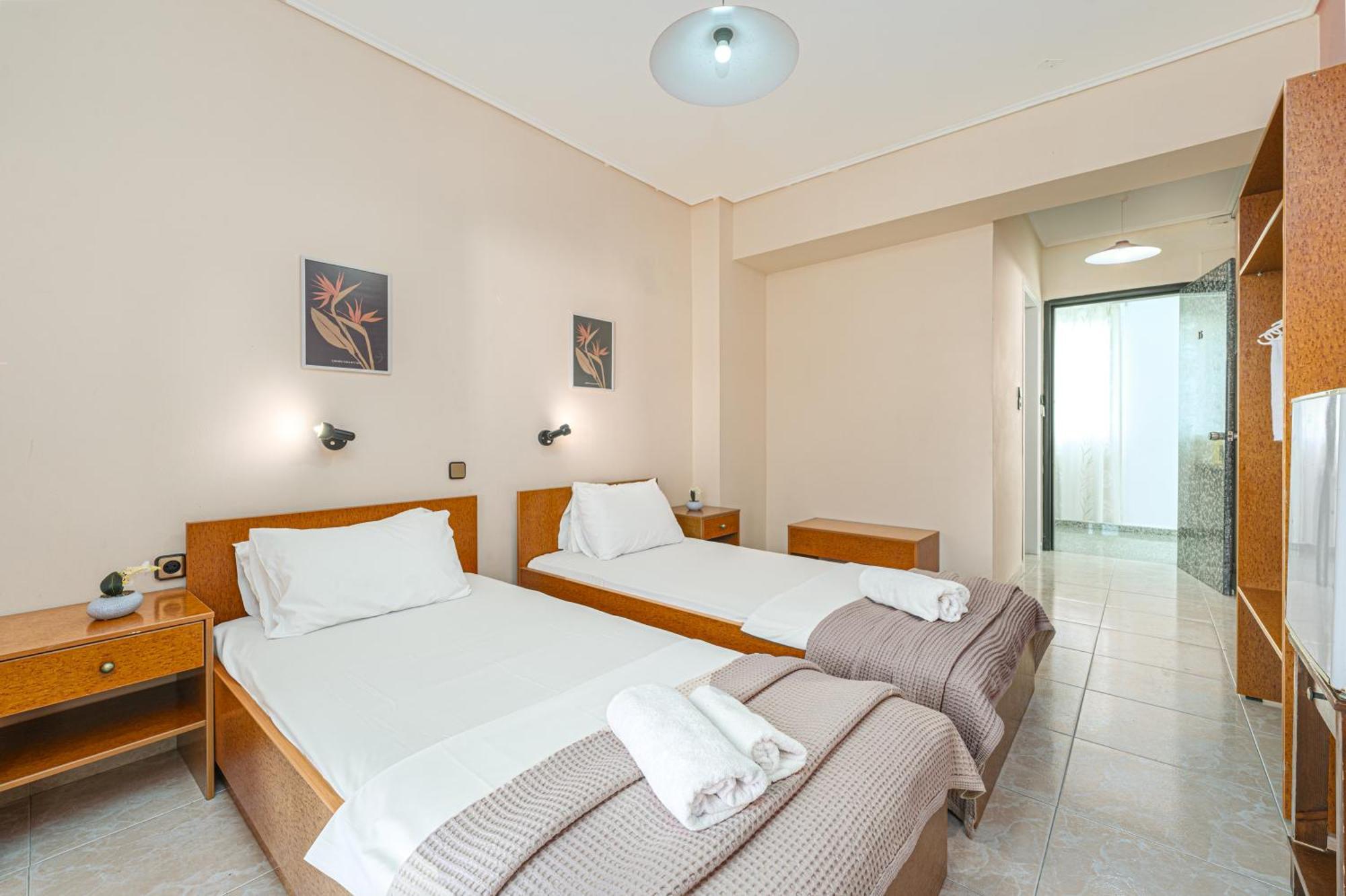 Hotel Aura Laganas Esterno foto