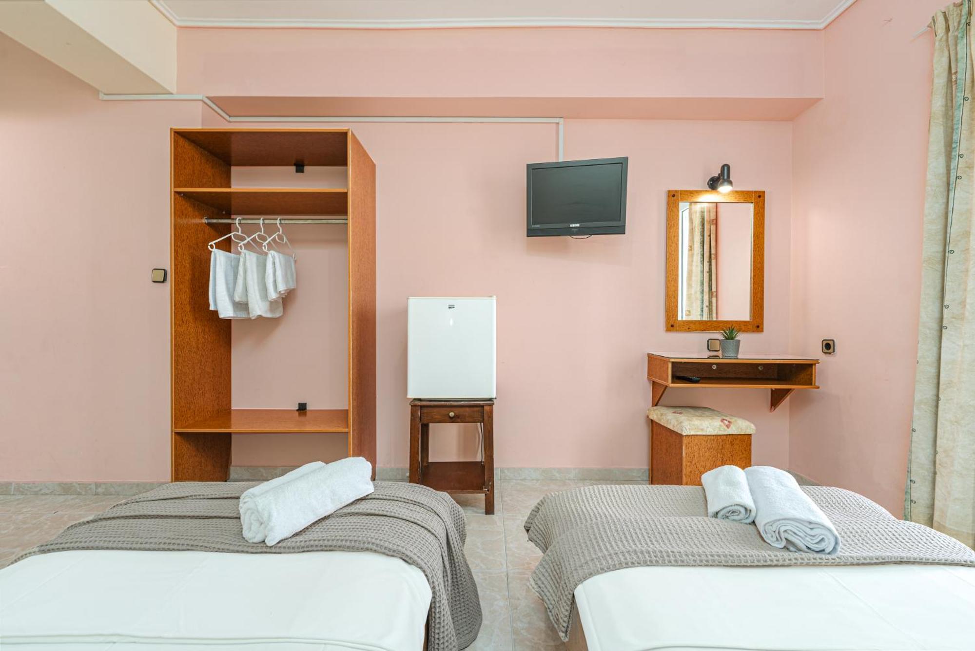 Hotel Aura Laganas Esterno foto