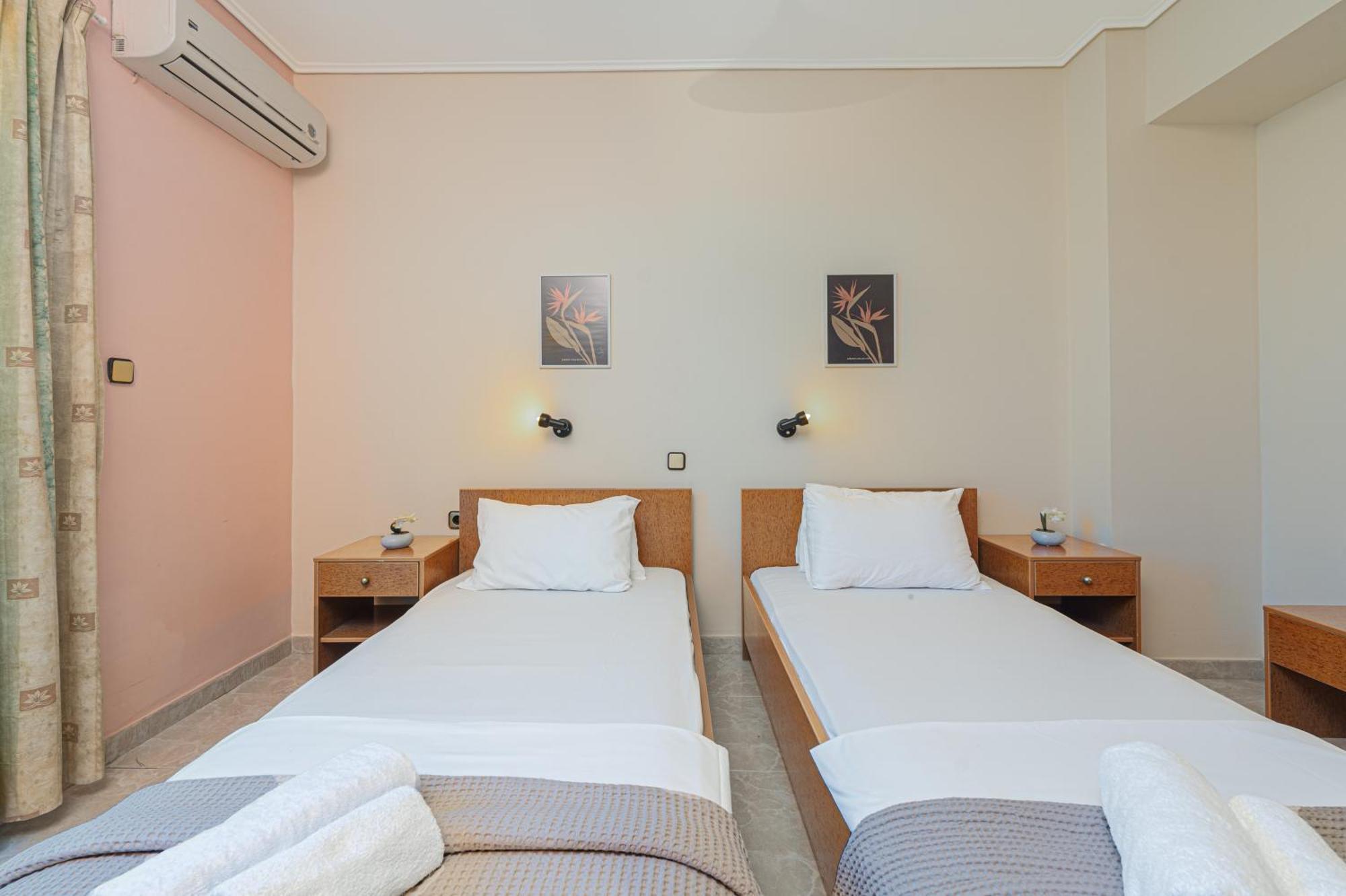 Hotel Aura Laganas Esterno foto