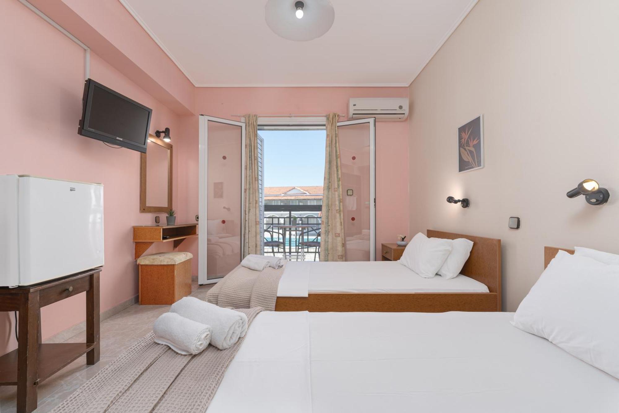 Hotel Aura Laganas Esterno foto